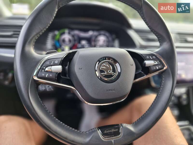 Универсал Skoda Superb 2020 в Вараше