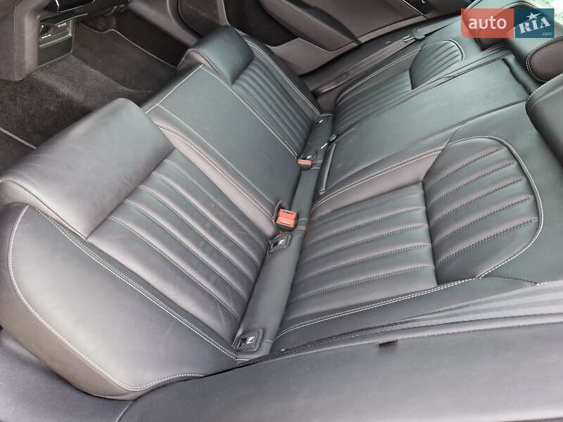Универсал Skoda Superb 2020 в Вараше