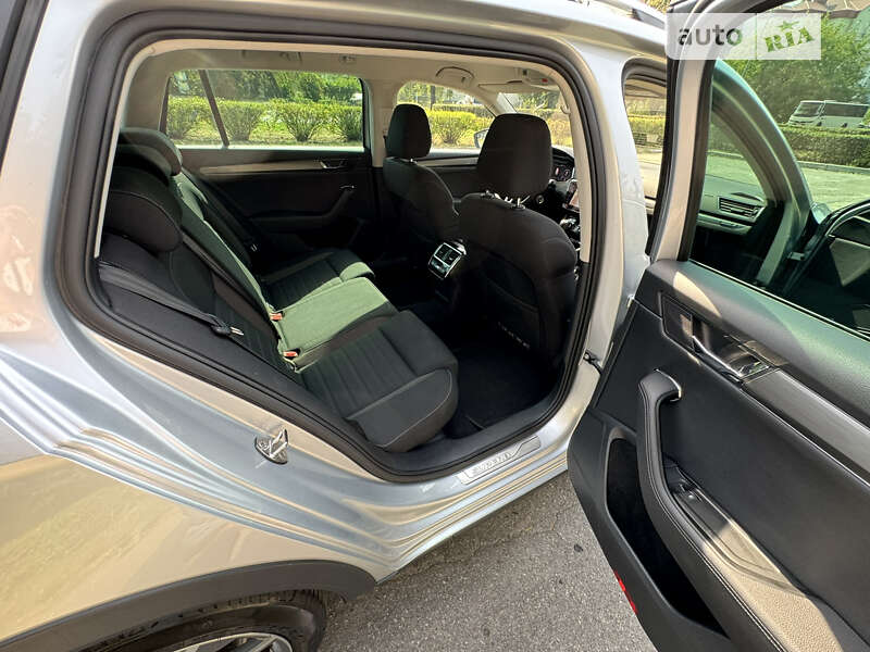 Универсал Skoda Superb 2019 в Киеве