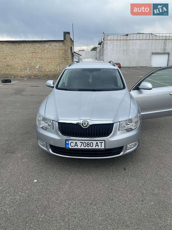 Универсал Skoda Superb 2012 в Киеве