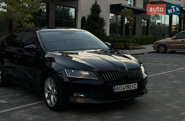 Лифтбек Skoda Superb 2015 в Ужгороде