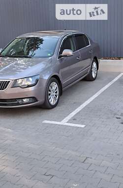 Лифтбек Skoda Superb 2013 в Ирпене