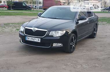 Лифтбек Skoda Superb 2011 в Киеве