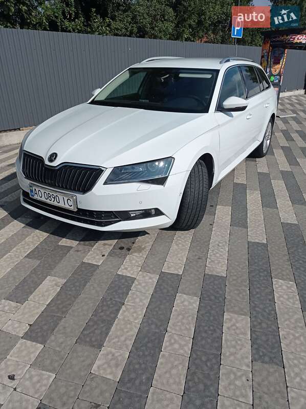 Универсал Skoda Superb 2016 в Ужгороде