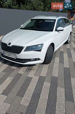 Универсал Skoda Superb 2016 в Ужгороде