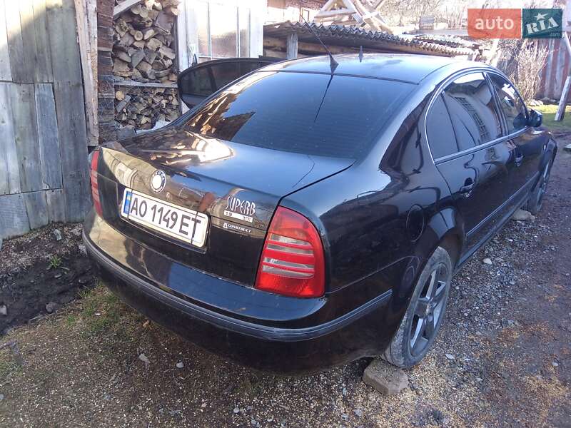 Лифтбек Skoda Superb 2002 в Межгорье
