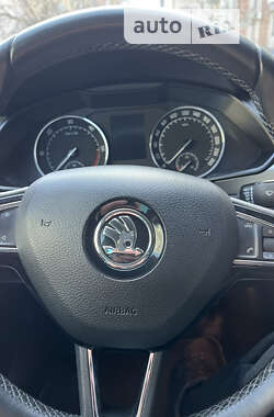 Лифтбек Skoda Superb 2015 в 