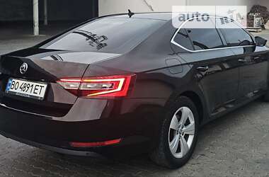 Лифтбек Skoda Superb 2018 в 