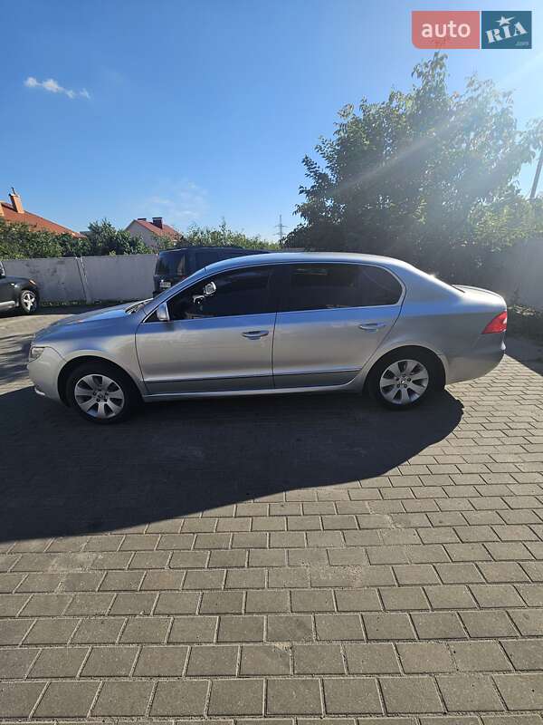 Лифтбек Skoda Superb 2012 в Виннице