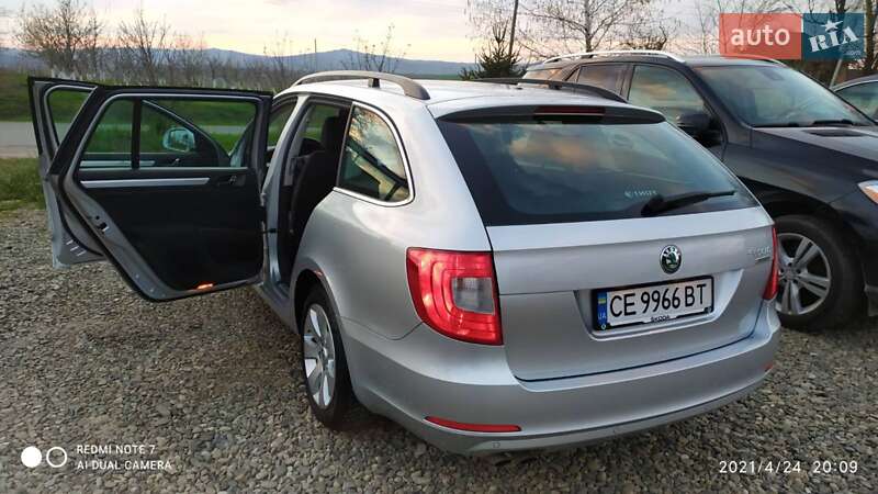 Універсал Skoda Superb 2011 в Чернівцях