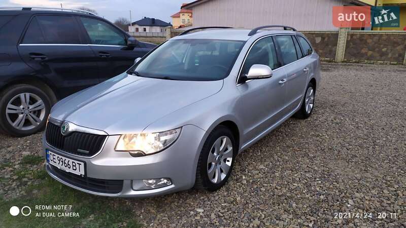 Універсал Skoda Superb 2011 в Чернівцях