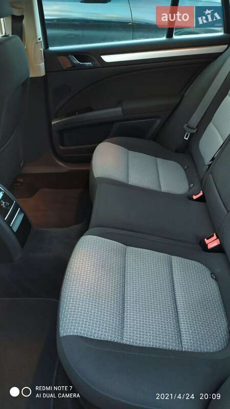 Універсал Skoda Superb 2011 в Чернівцях