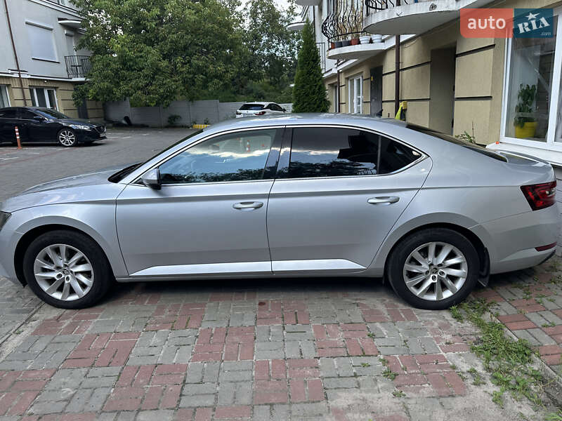 Лифтбек Skoda Superb 2018 в Киеве