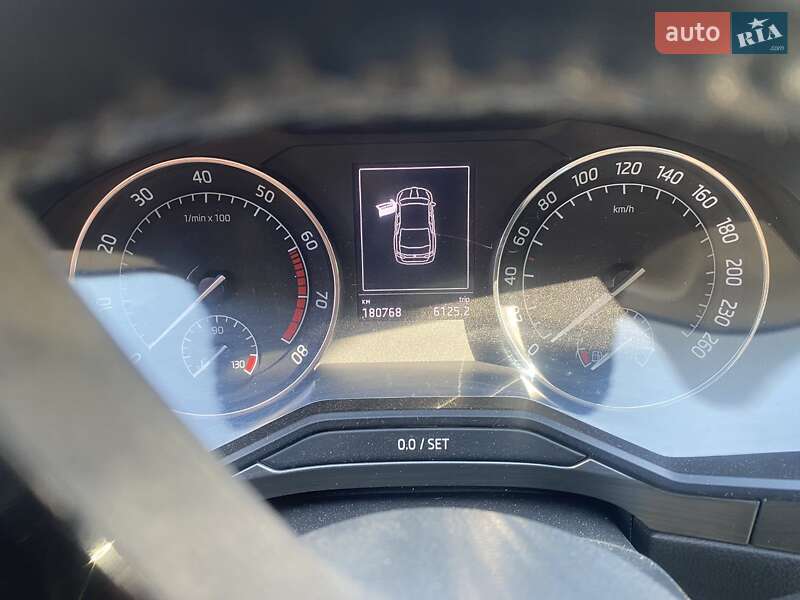 Лифтбек Skoda Superb 2015 в Львове
