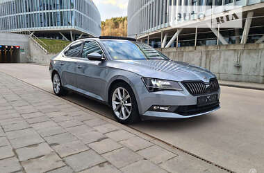 Лифтбек Skoda Superb 2015 в Сарнах