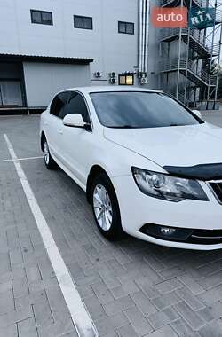 Лифтбек Skoda Superb 2013 в 