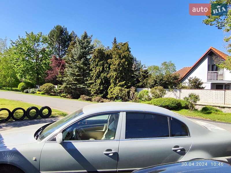 Лифтбек Skoda Superb 2004 в Сваляве