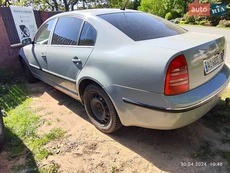 Лифтбек Skoda Superb 2004 в Сваляве