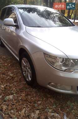Лифтбек Skoda Superb 2011 в 