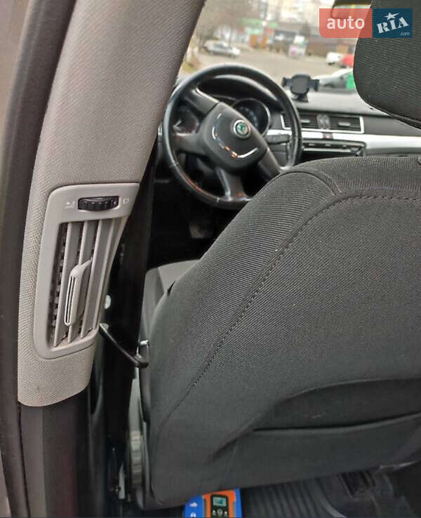 Ліфтбек Skoda Superb 2010 в Дніпрі