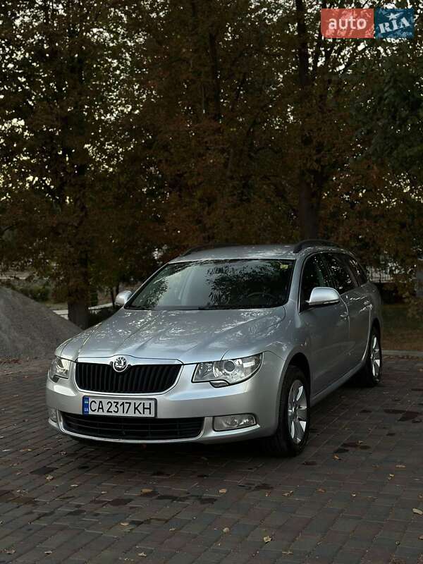 Универсал Skoda Superb 2012 в Смеле