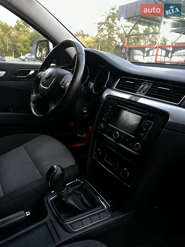 Универсал Skoda Superb 2012 в Смеле