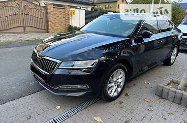 Лифтбек Skoda Superb 2022 в 