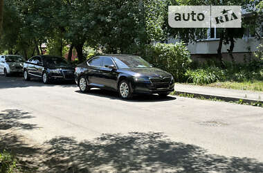 Лифтбек Skoda Superb 2022 в 