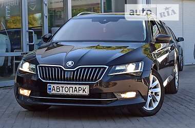 Універсал Skoda Superb 2017 в Дніпрі