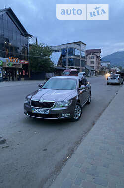 Лифтбек Skoda Superb 2012 в Тячеве