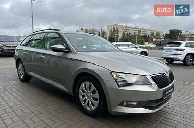 Універсал Skoda Superb 2016 в Києві