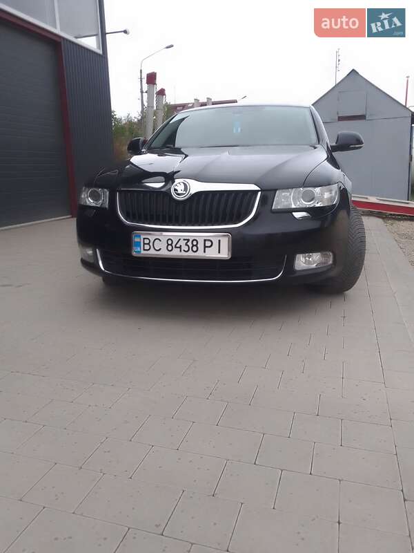 Лифтбек Skoda Superb 2011 в 