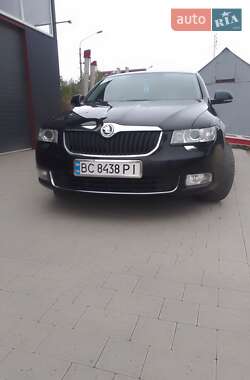 Лифтбек Skoda Superb 2011 в 