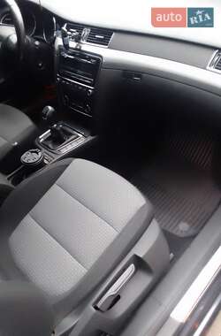 Лифтбек Skoda Superb 2011 в 