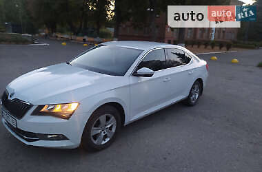 Лифтбек Skoda Superb 2017 в 