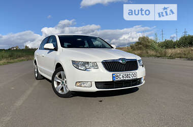 Лифтбек Skoda Superb 2012 в Стрые