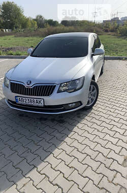 Лифтбек Skoda Superb 2015 в 