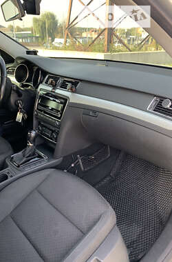 Лифтбек Skoda Superb 2015 в 