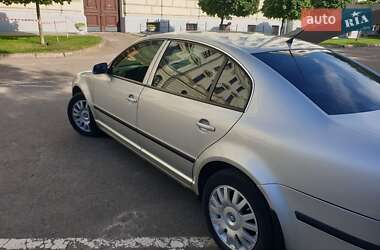 Лифтбек Skoda Superb 2006 в 