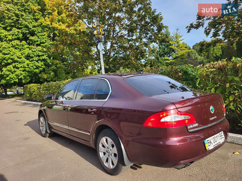 Лифтбек Skoda Superb 2012 в Ровно