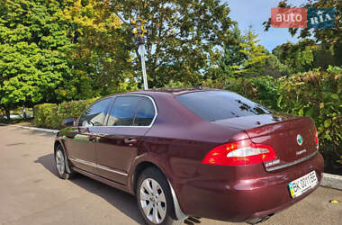 Лифтбек Skoda Superb 2012 в 