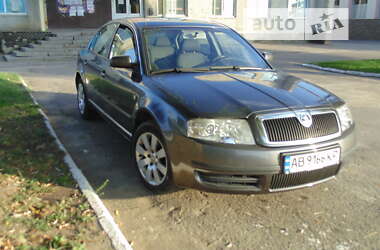 Лифтбек Skoda Superb 2003 в Гнивани