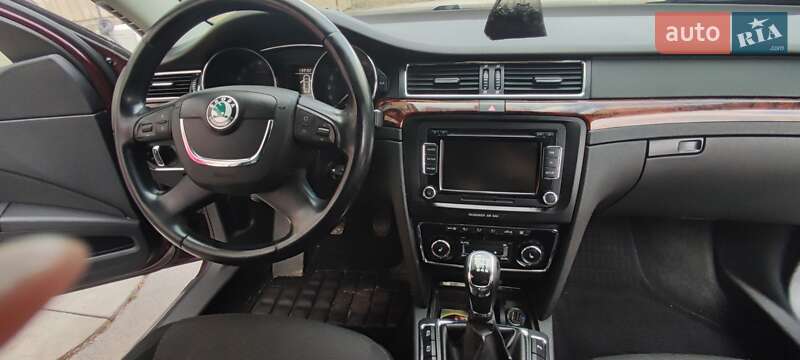 Лифтбек Skoda Superb 2010 в Бучаче