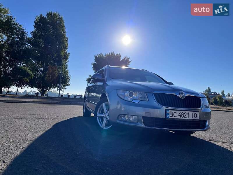 Універсал Skoda Superb 2010 в Черкасах