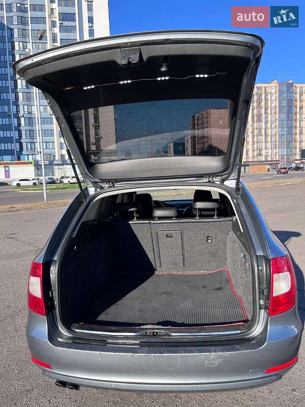 Універсал Skoda Superb 2010 в Черкасах