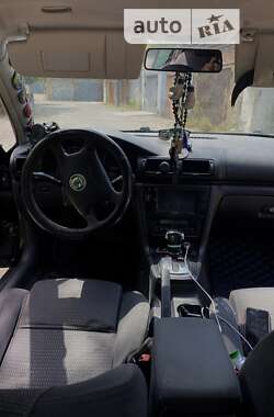 Лифтбек Skoda Superb 2004 в 