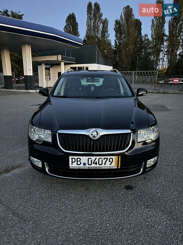 Универсал Skoda Superb 2012 в 