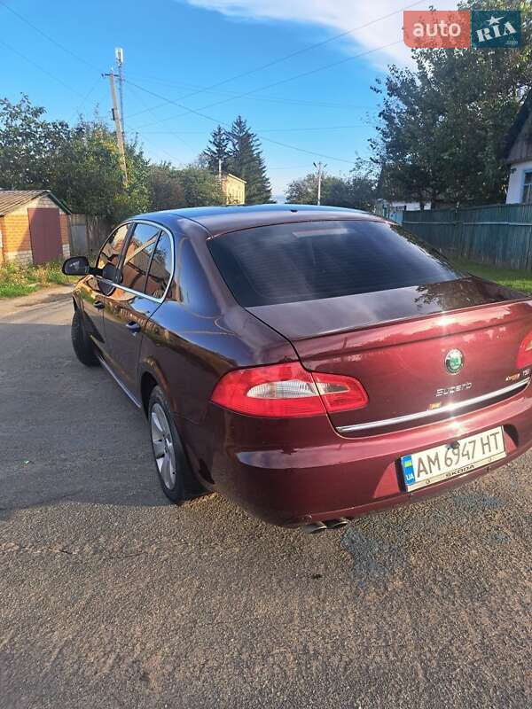 Универсал Skoda Superb 2012 в Радомышле