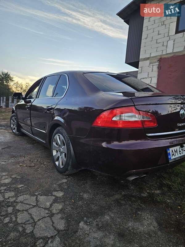 Универсал Skoda Superb 2012 в Радомышле