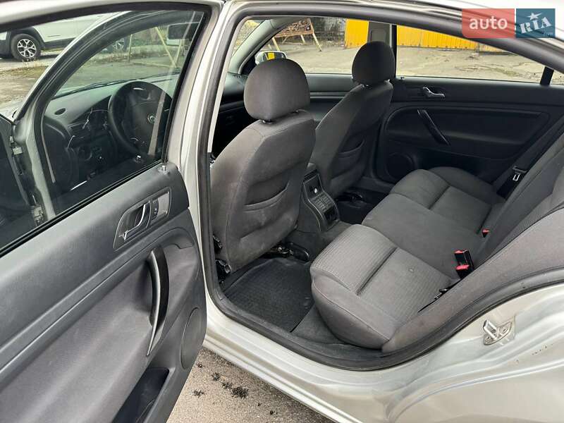 Лифтбек Skoda Superb 2006 в Фастове